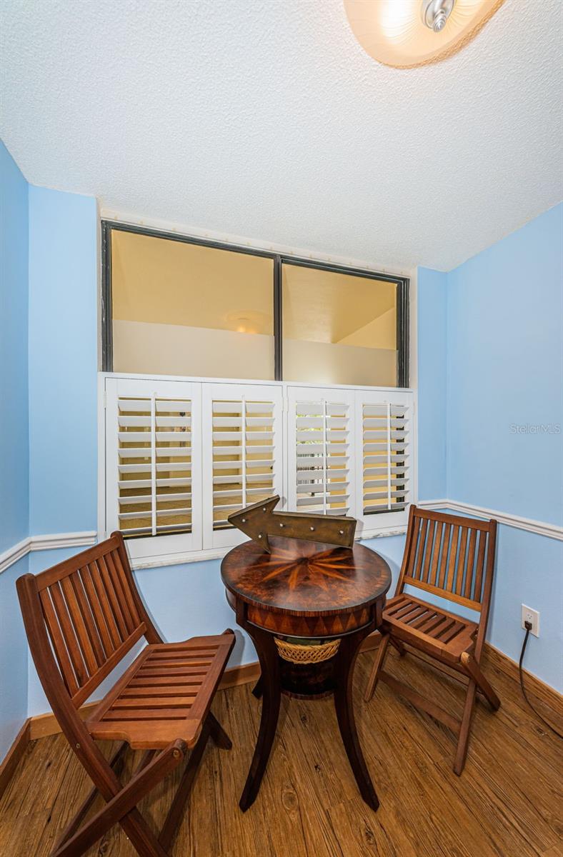 Dining Nook / Eat in area off the Kitchen