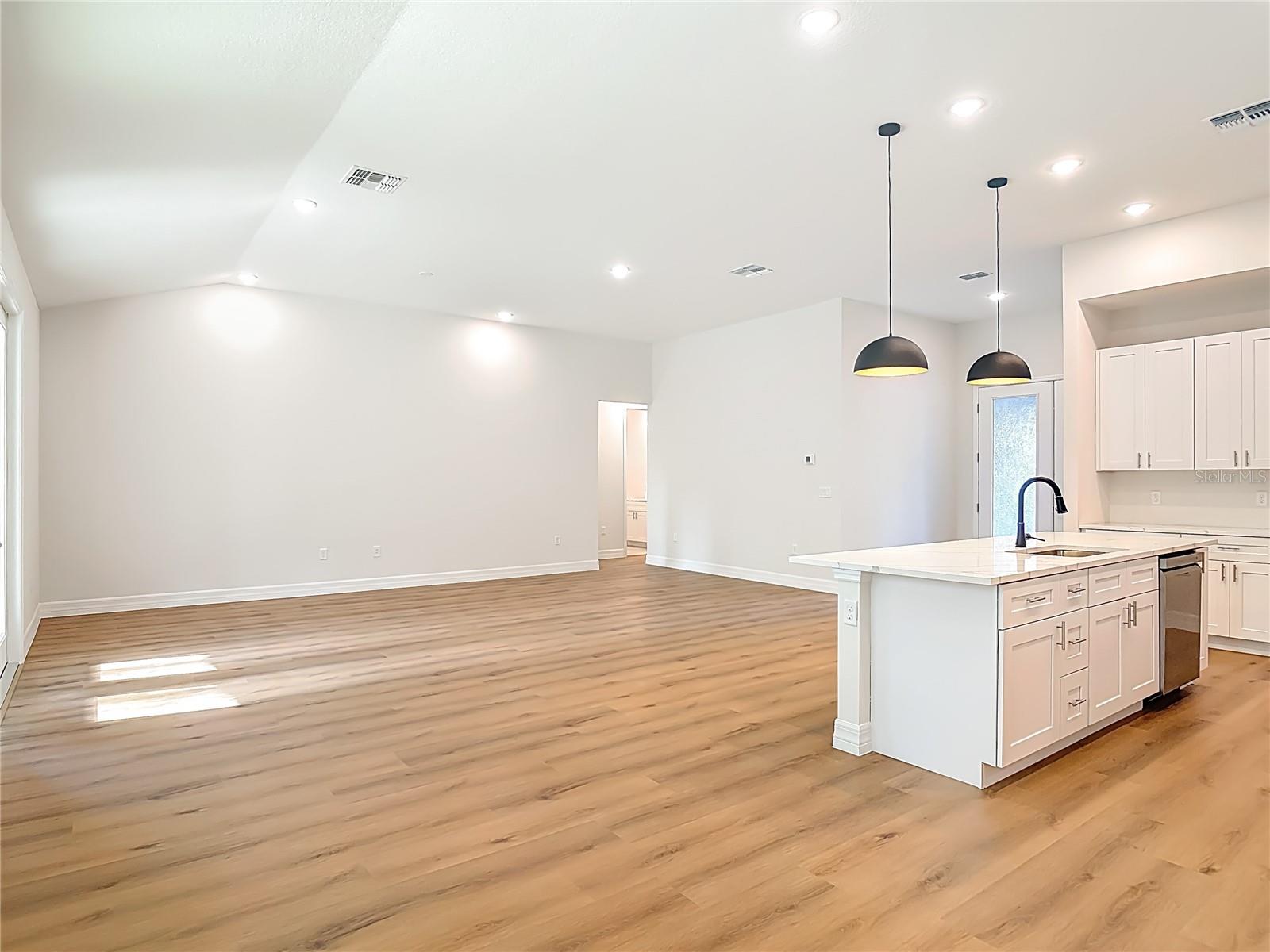 30798 APRICOT AVE, EUSTIS, FL, 32736