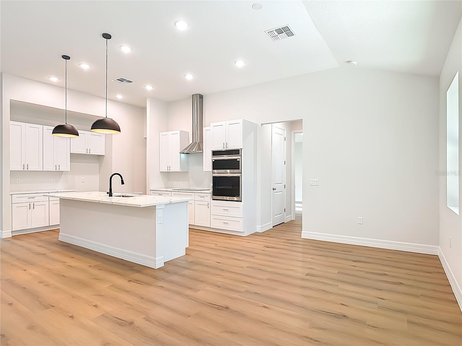 30798 APRICOT AVE, EUSTIS, FL, 32736