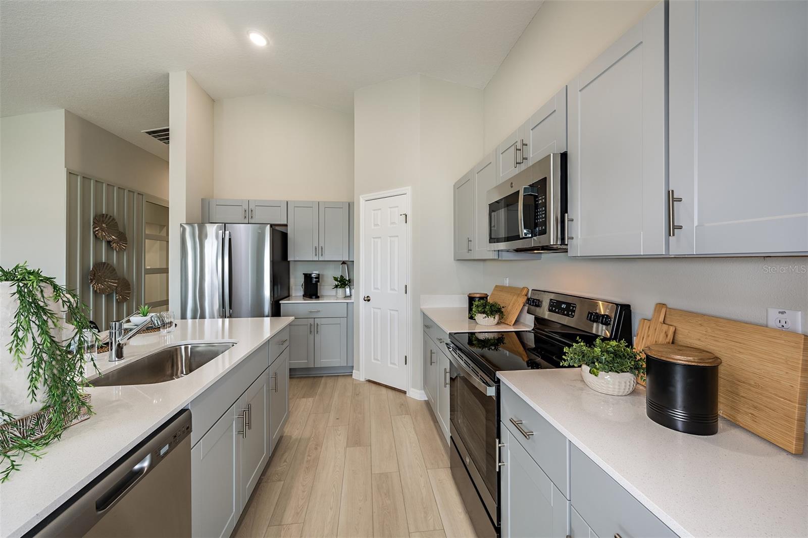 1071 FORESHORE LN, HAINES CITY, FL, 33844