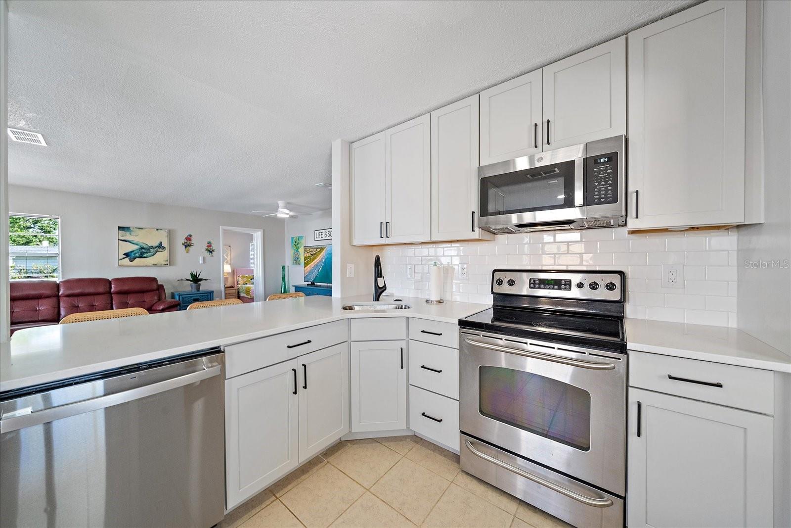 920 MYRTLE AVE, VENICE, FL, 34285
