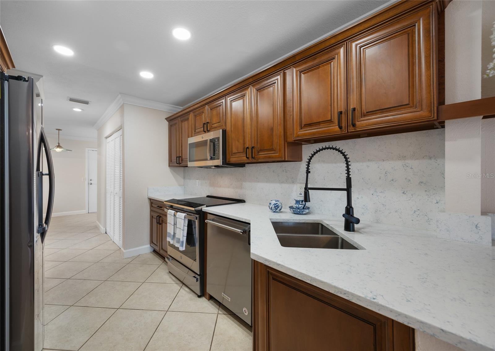 10416 SAINT TROPEZ PL, TAMPA, FL, 33615