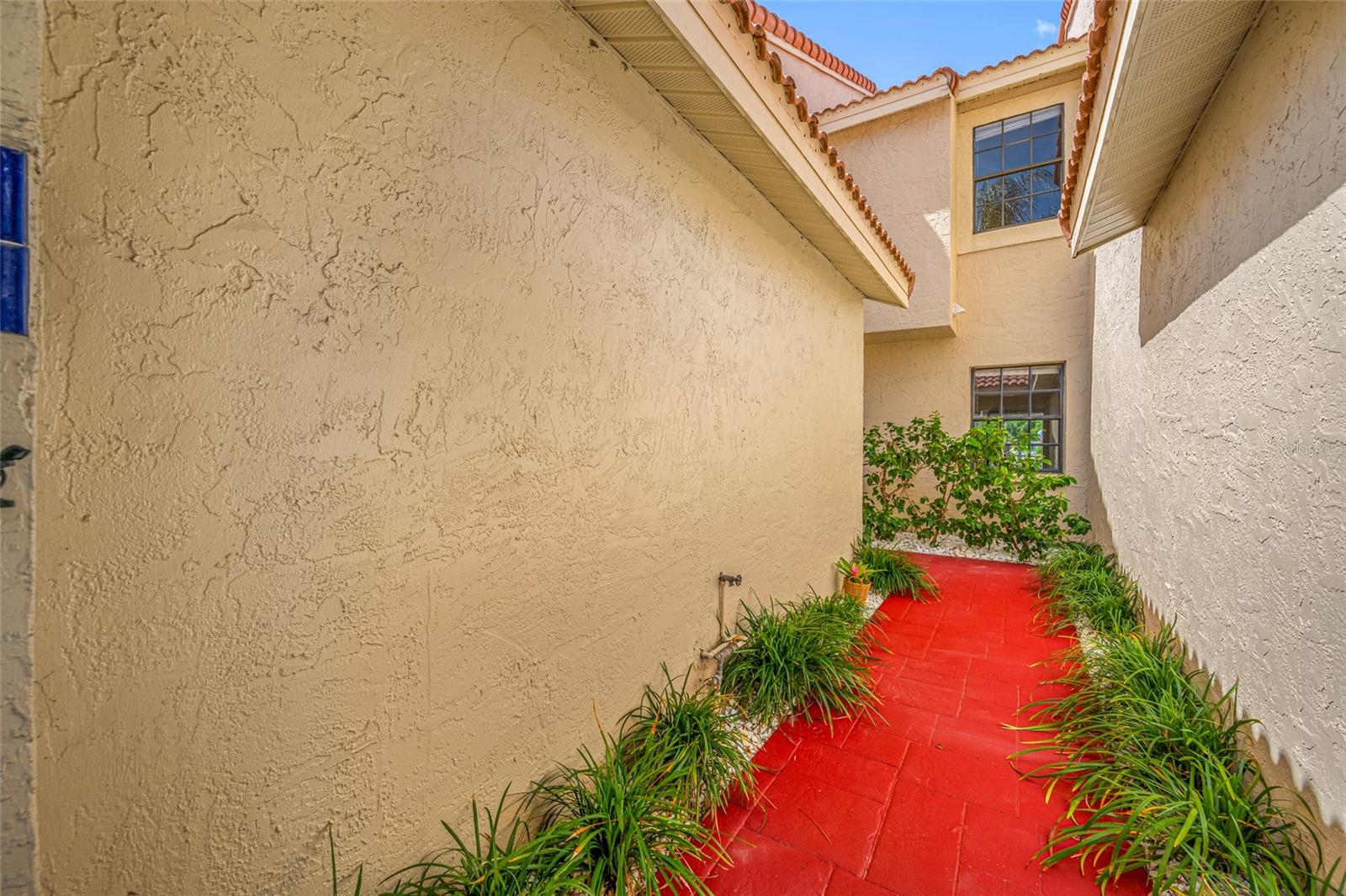 10416 SAINT TROPEZ PL, TAMPA, FL, 33615