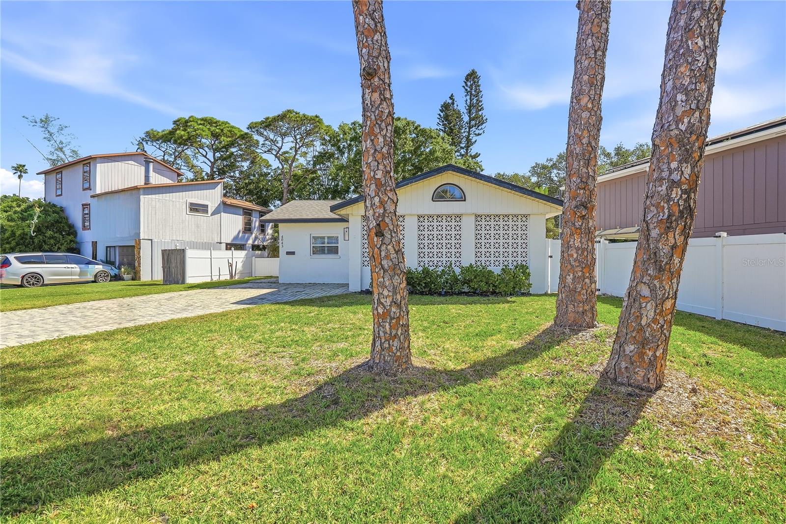 4043 SHORE ACRES BLVD NE, ST PETERSBURG, FL, 33703