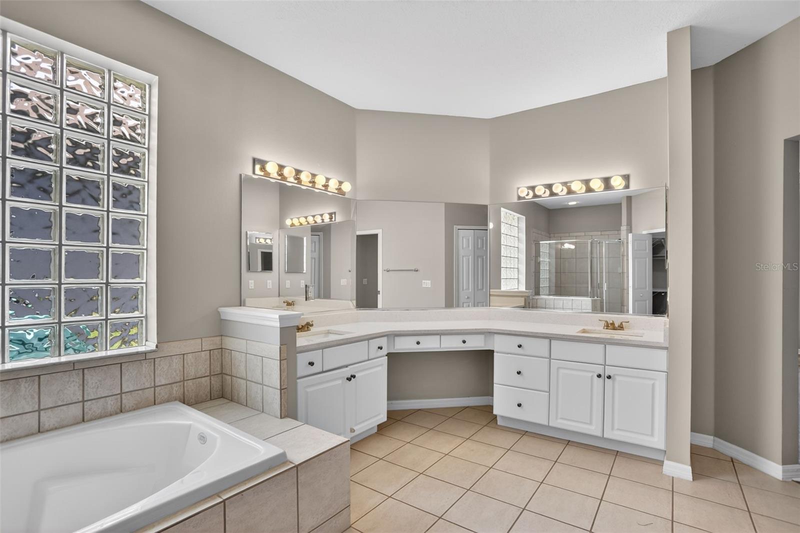 8852 GREAT COVE DR, ORLANDO, FL, 32819