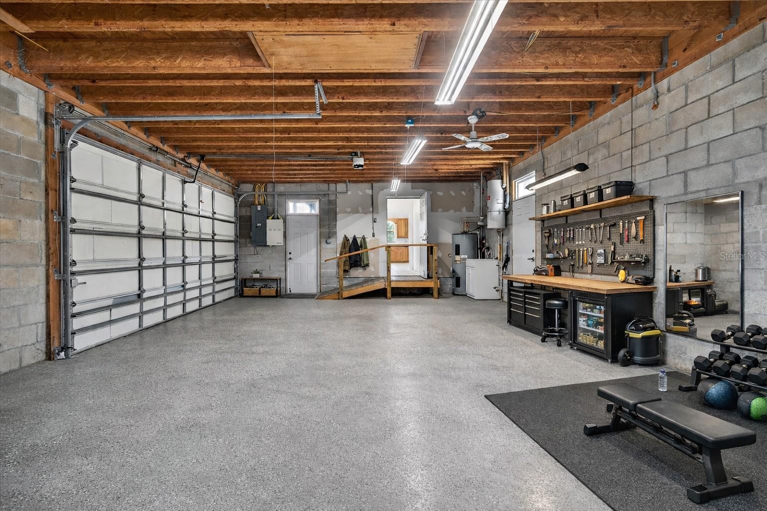 Garage virtual staging