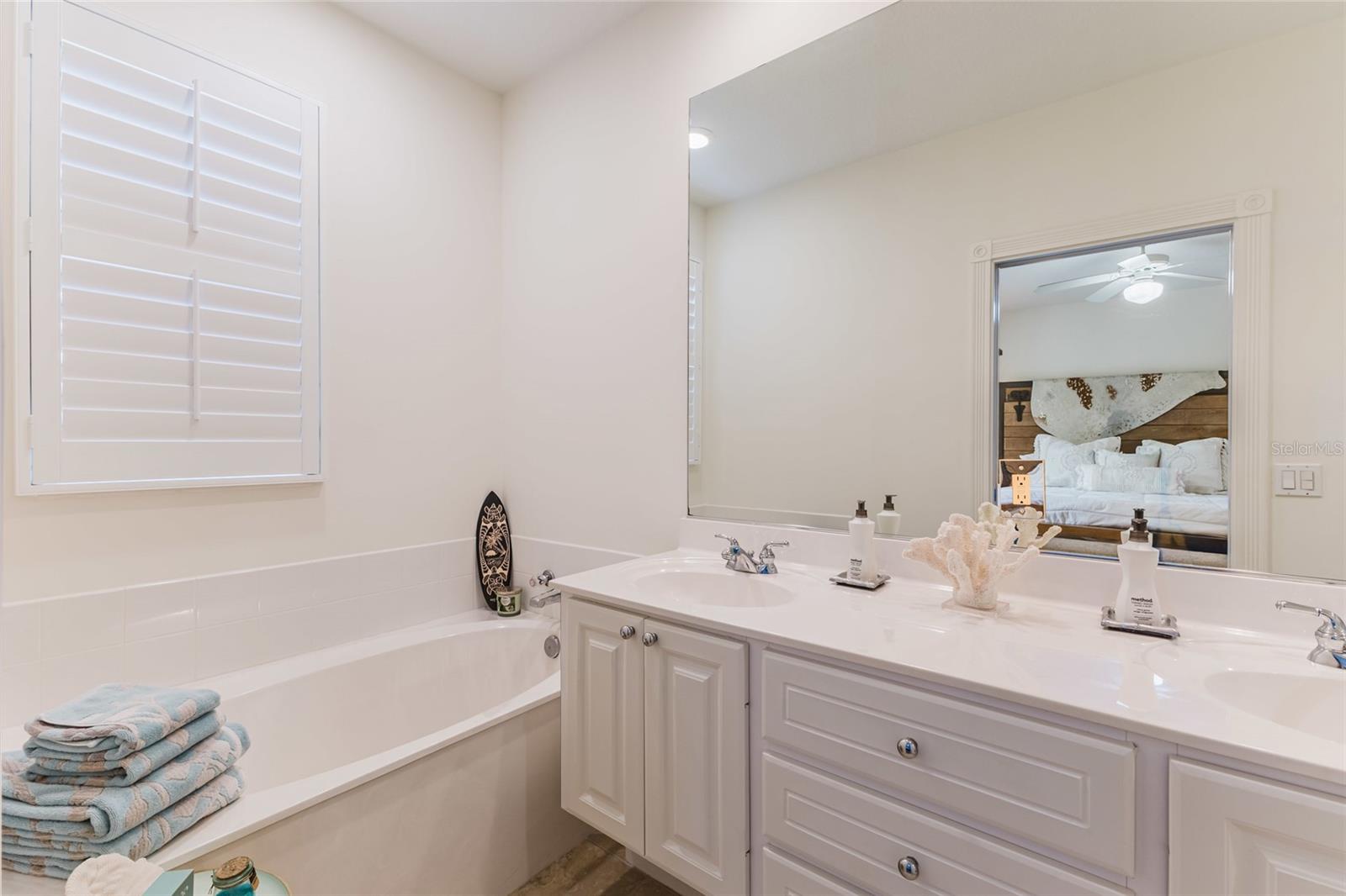 1564 NAPOLI DR W, SARASOTA, FL, 34232