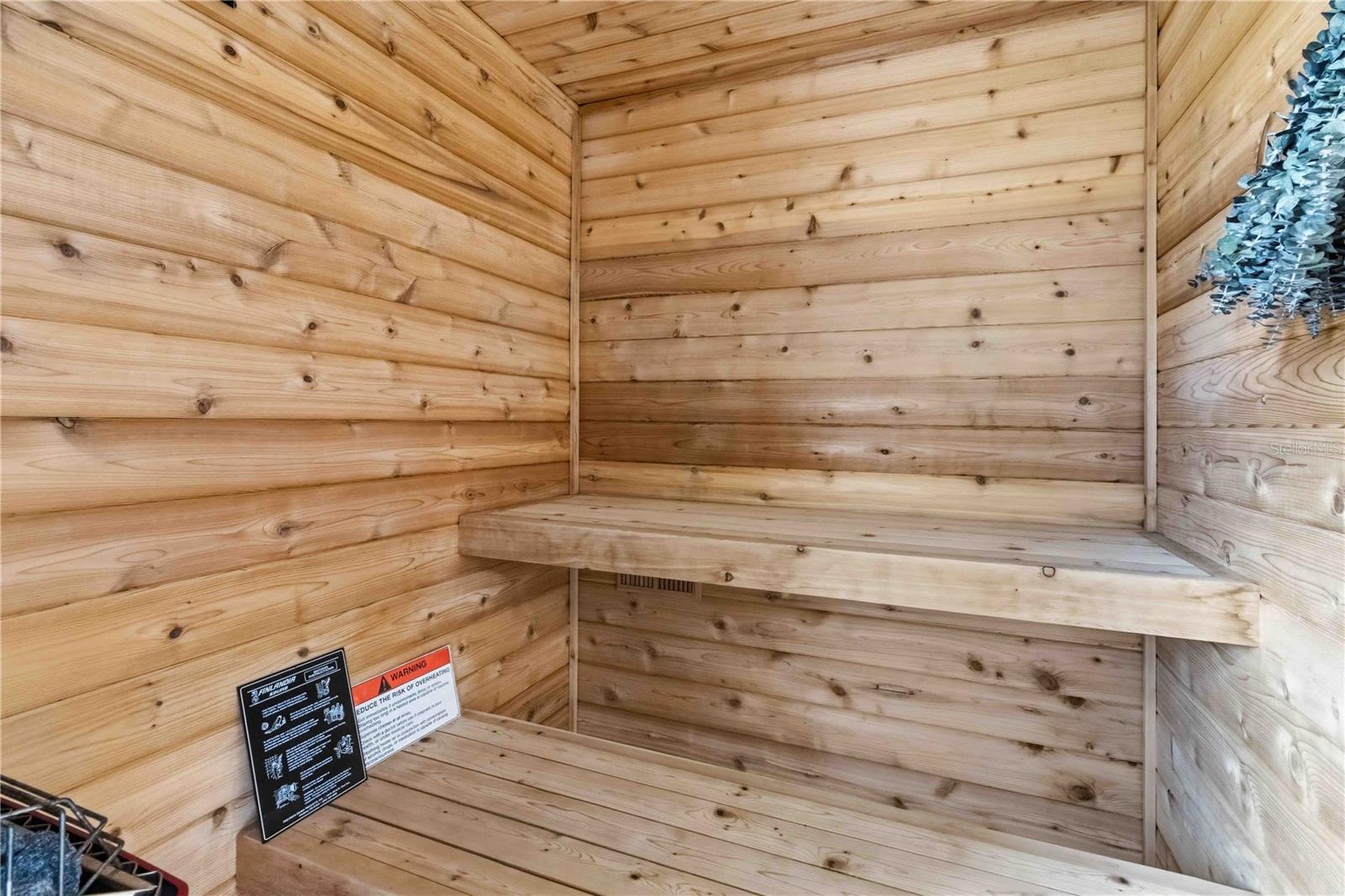 Wet/dry Sauna
