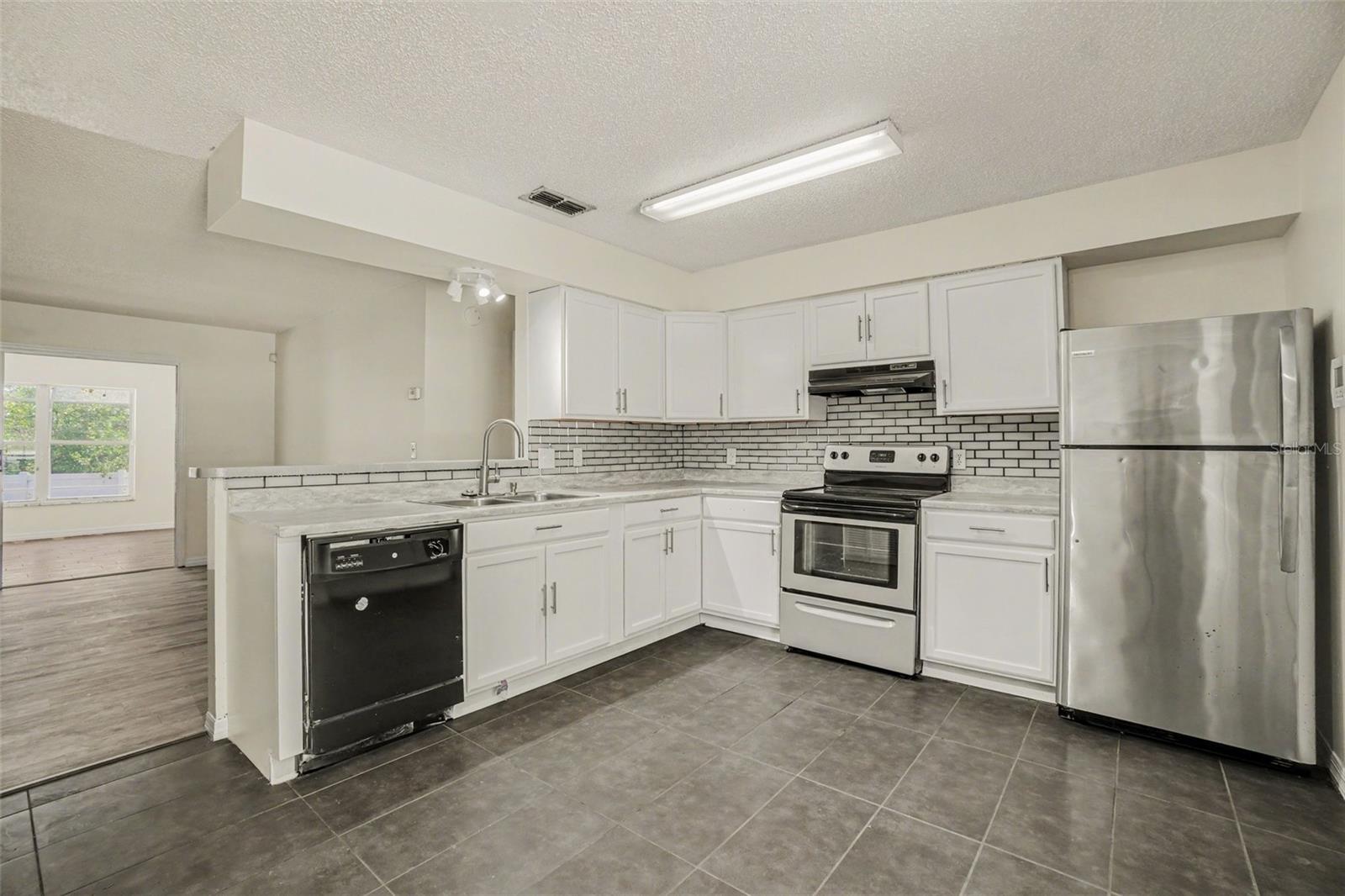 808 CHAMBERLAIN LOOP, LAKE WALES, FL, 33853