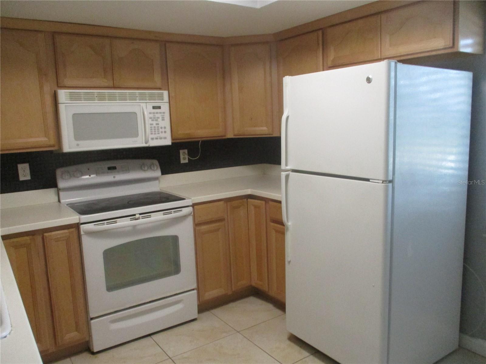 2124 HAILSTONE CIR, SUN CITY CENTER, FL, 33573
