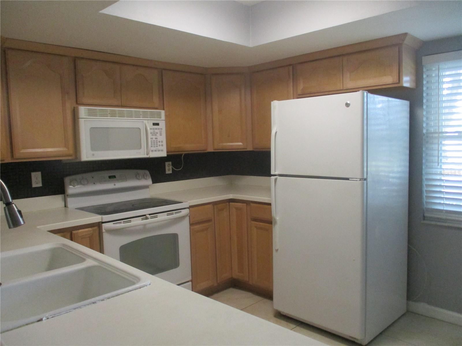 2124 HAILSTONE CIR, SUN CITY CENTER, FL, 33573