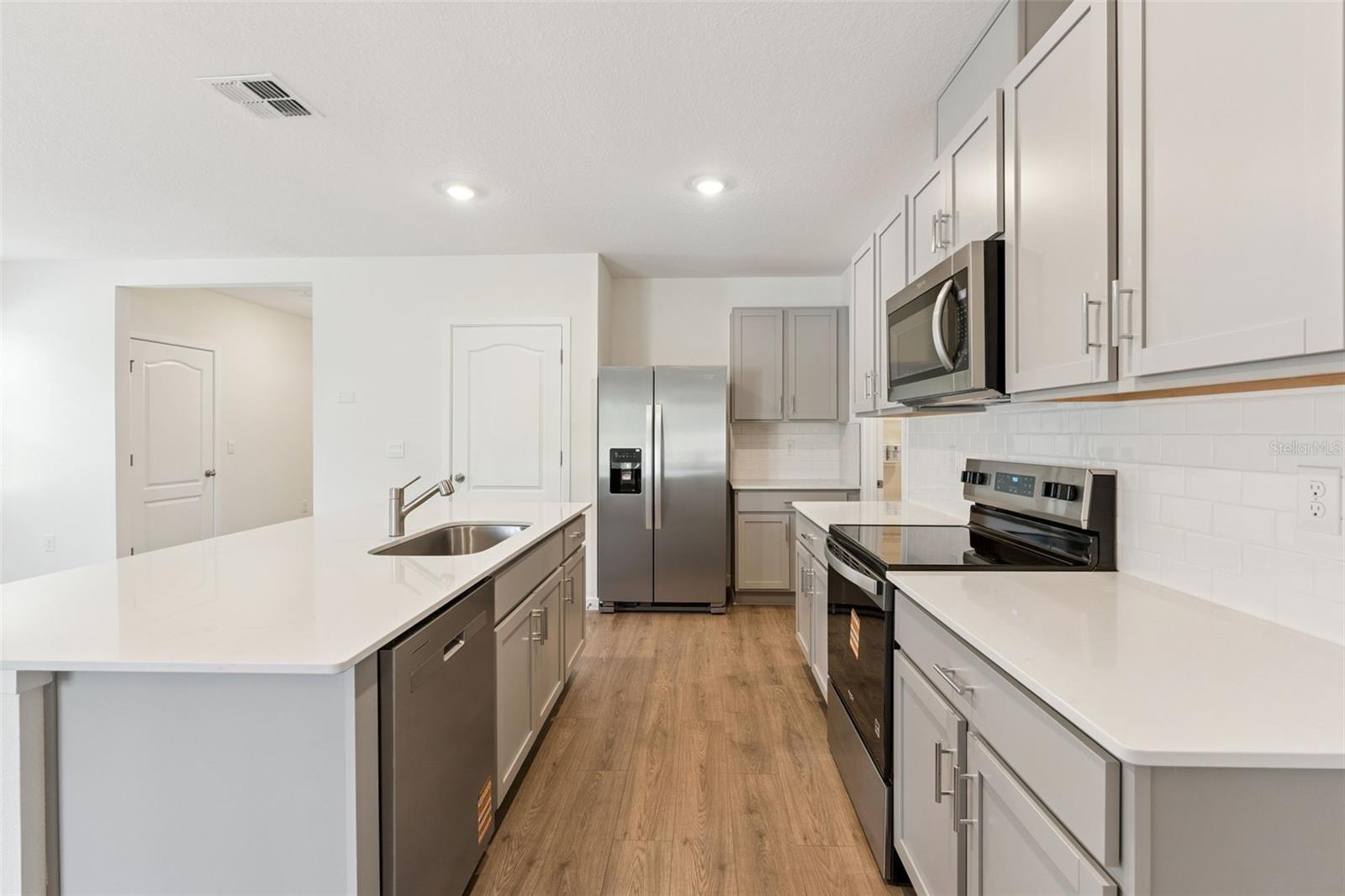 2113 WALNUT CREEK DR, KISSIMMEE, FL, 34744
