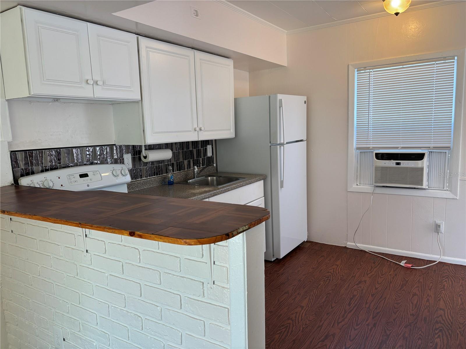 2162 46TH AVE N, ST PETERSBURG, FL, 33714