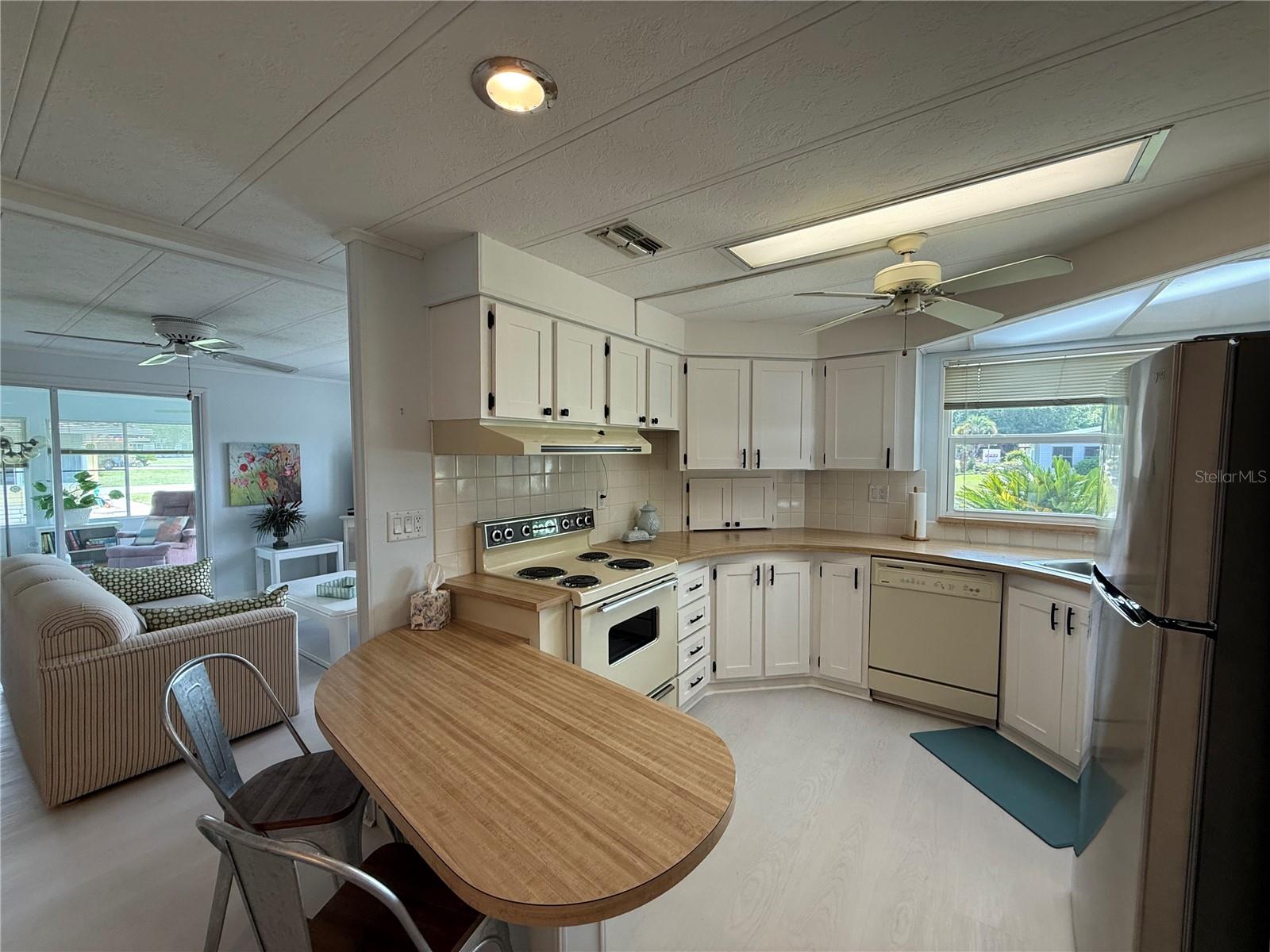 11 N BOBWHITE RD, WILDWOOD, FL, 34785