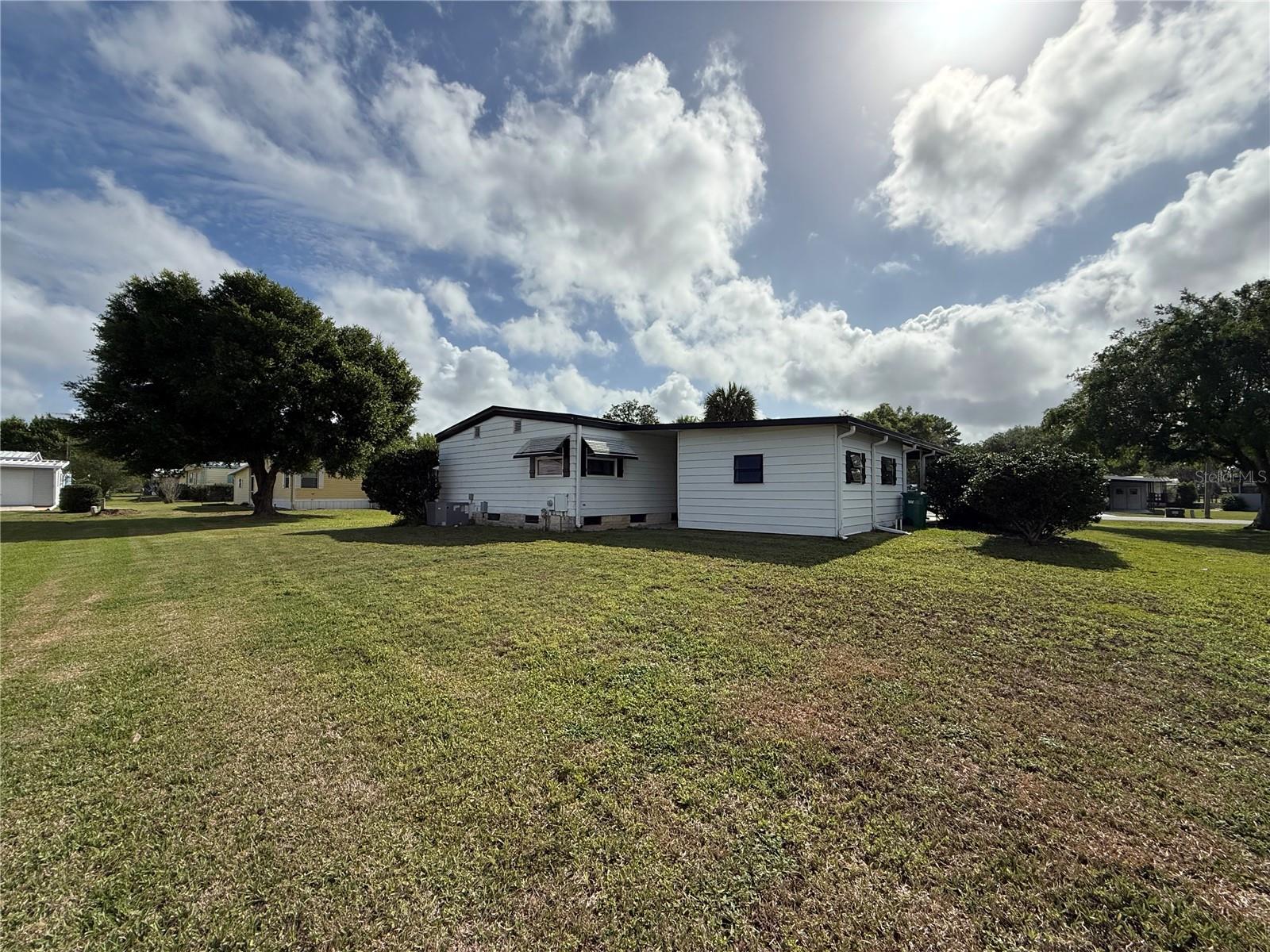 11 N BOBWHITE RD, WILDWOOD, FL, 34785
