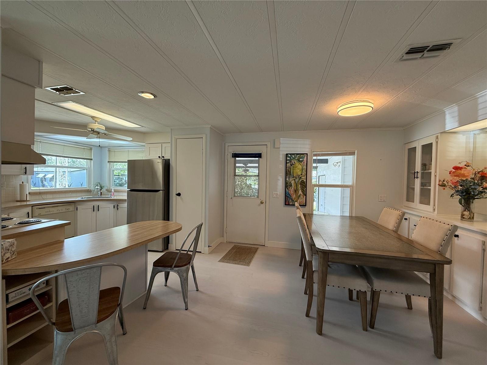 11 N BOBWHITE RD, WILDWOOD, FL, 34785