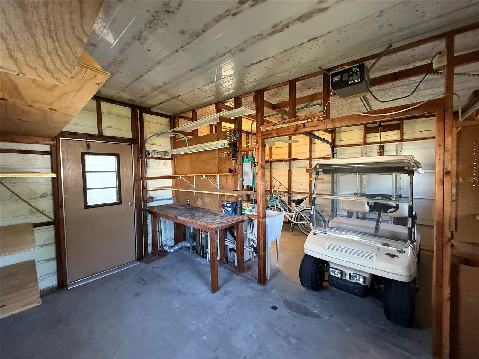 11 N BOBWHITE RD, WILDWOOD, FL, 34785
