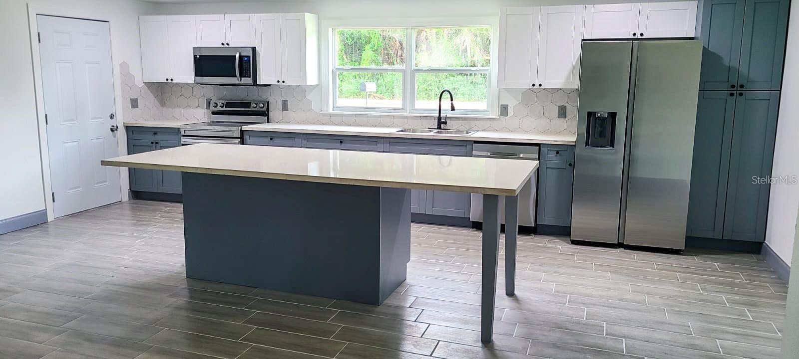 205 E CORNELL ST, AVON PARK, FL, 33825