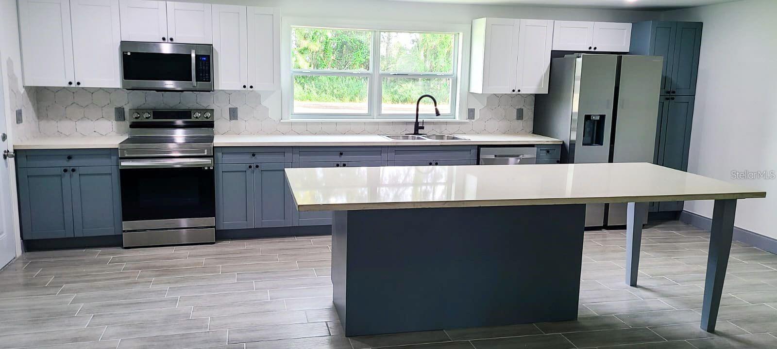 205 E CORNELL ST, AVON PARK, FL, 33825