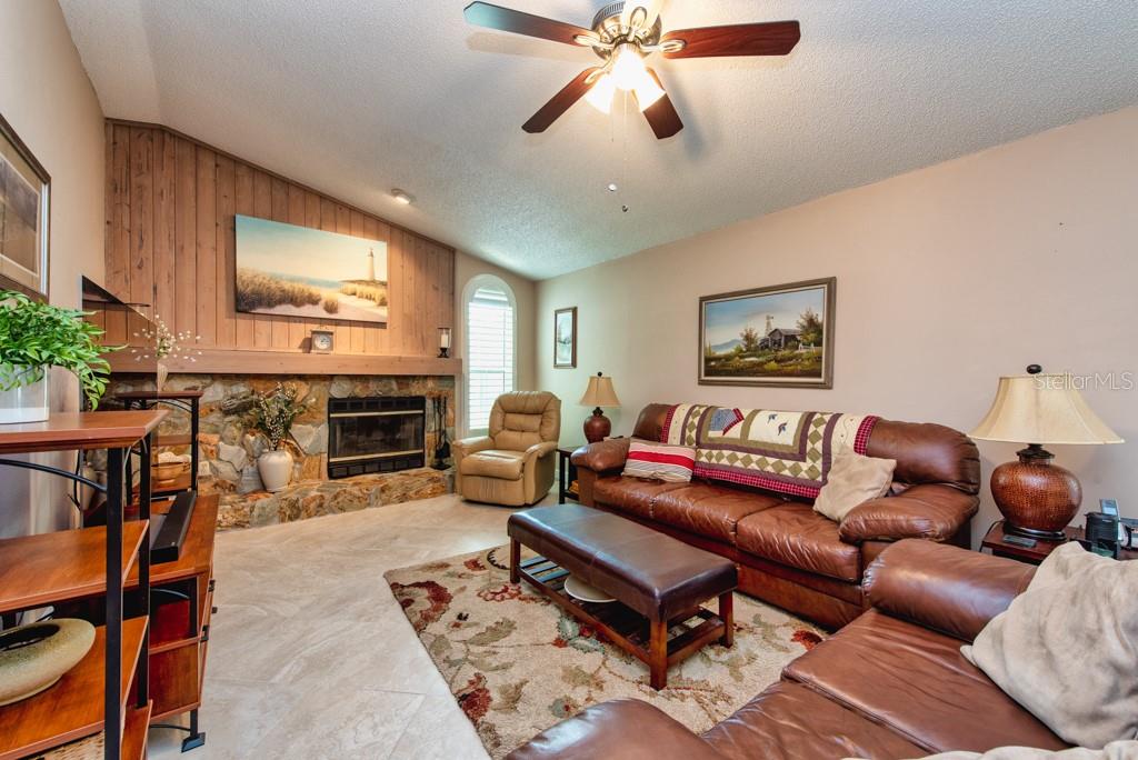 2911 LAHLOR LN, PALM HARBOR, FL, 34684