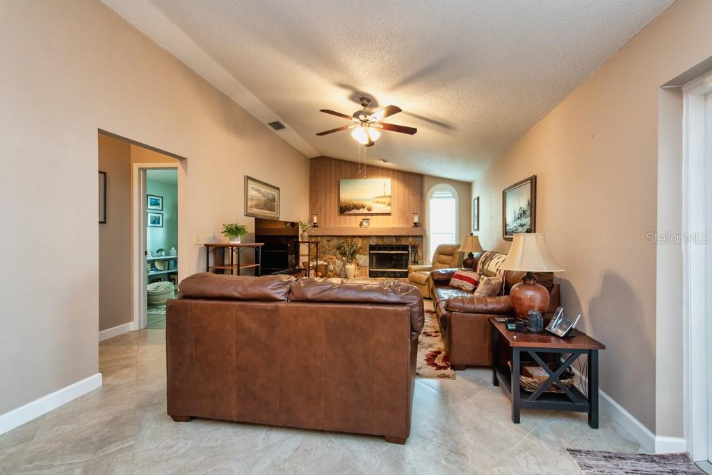 2911 LAHLOR LN, PALM HARBOR, FL, 34684