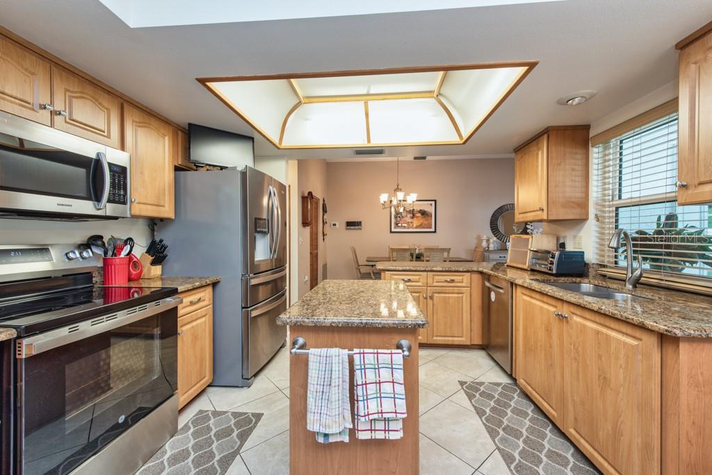 2911 LAHLOR LN, PALM HARBOR, FL, 34684