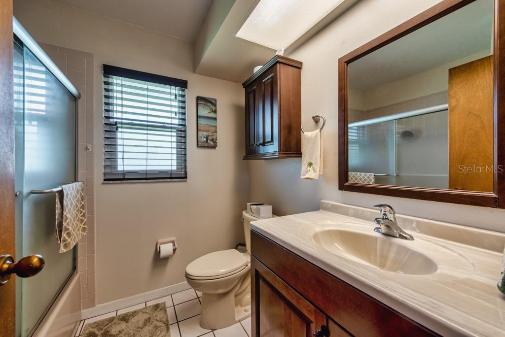 2911 LAHLOR LN, PALM HARBOR, FL, 34684