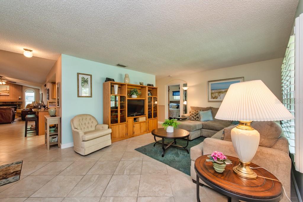 2911 LAHLOR LN, PALM HARBOR, FL, 34684