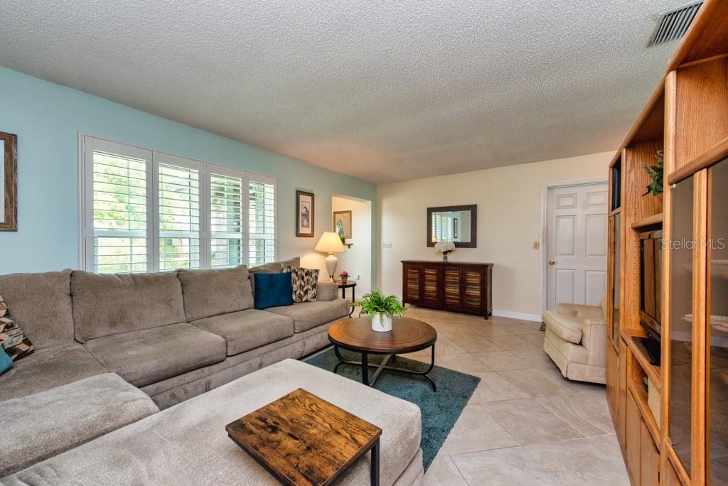 2911 LAHLOR LN, PALM HARBOR, FL, 34684