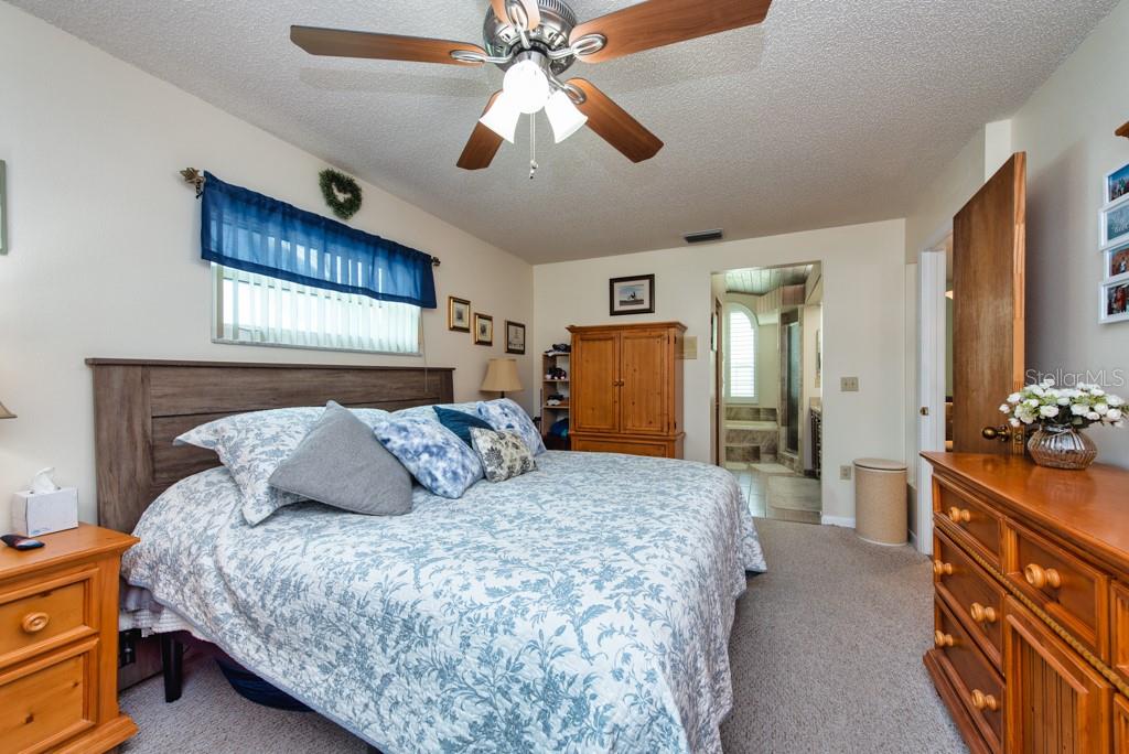 2911 LAHLOR LN, PALM HARBOR, FL, 34684