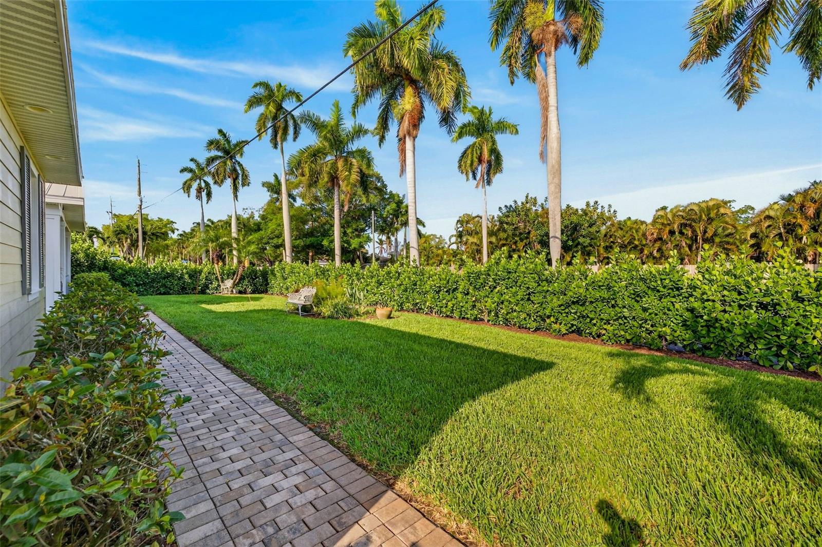 12251 MCGREGOR BLVD, FORT MYERS, FL, 33919