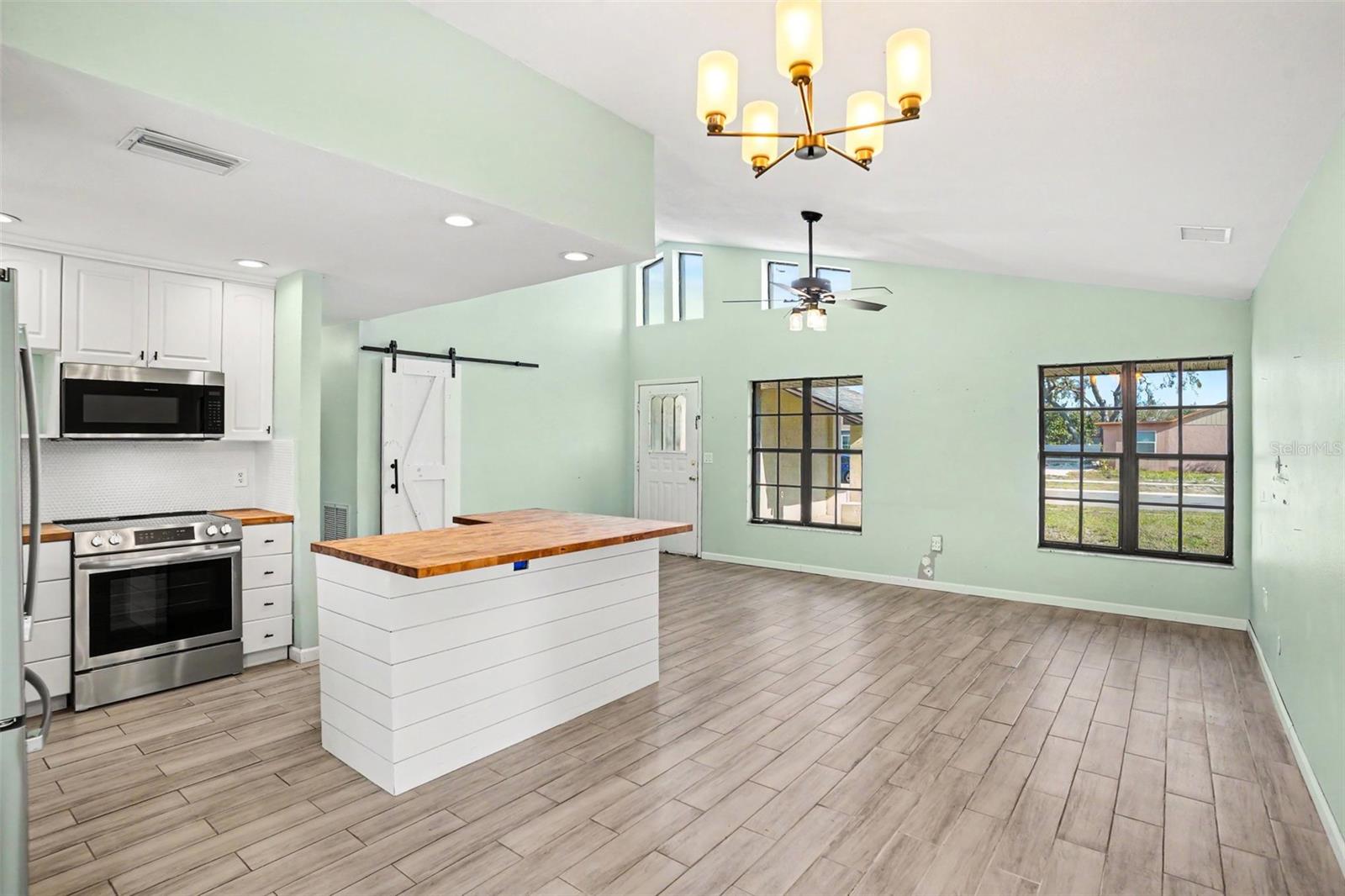 2726 BLOSSOM LAKE DR, HOLIDAY, FL, 34691