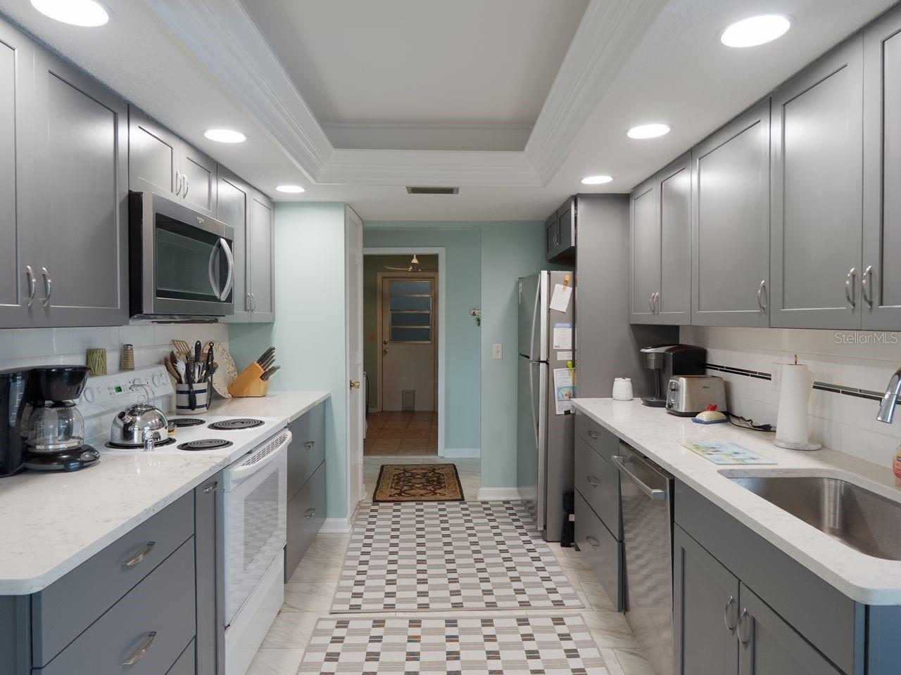 6 PINE RIDGE WAY, ENGLEWOOD, FL, 34223