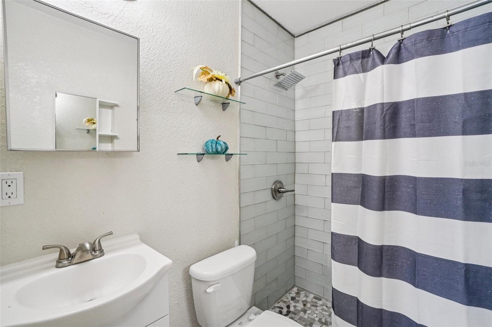 541 FIREFLY LN, APOLLO BEACH, FL, 33572