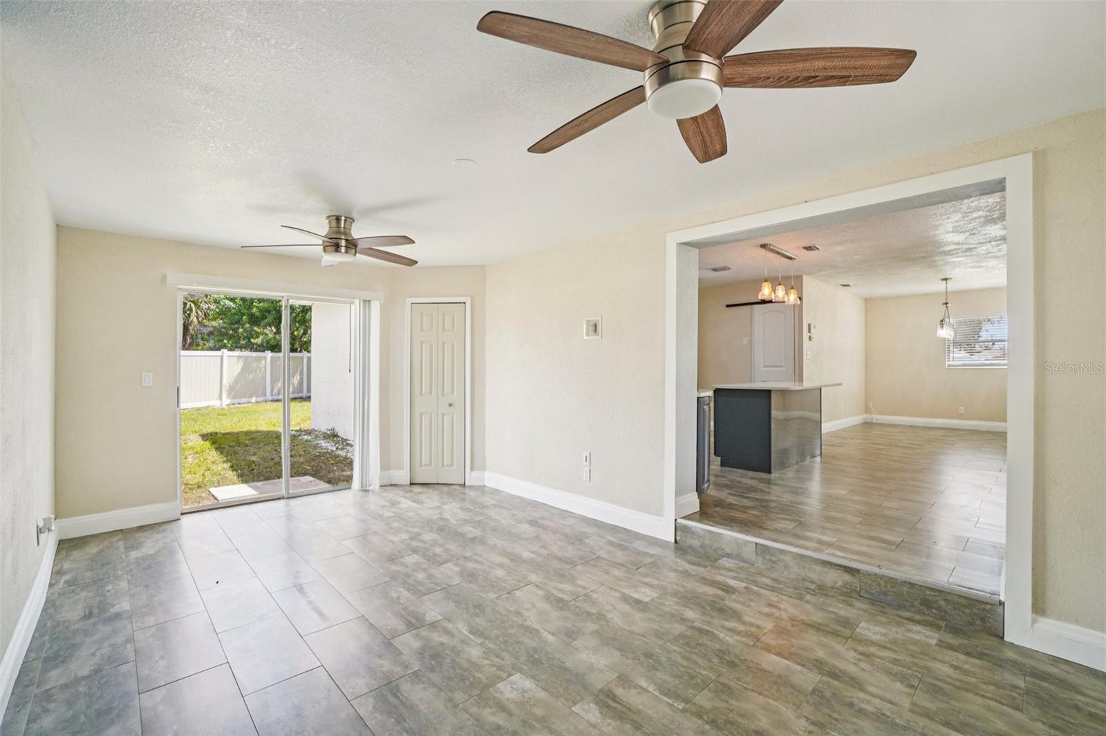 541 FIREFLY LN, APOLLO BEACH, FL, 33572