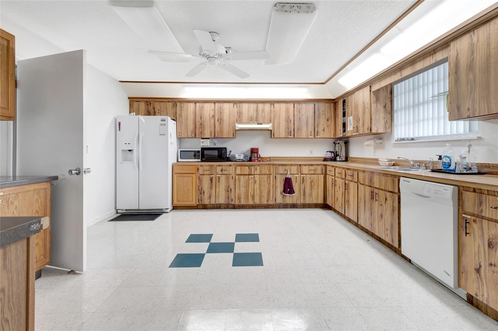 27 GORDON CT, LEESBURG, FL, 34788