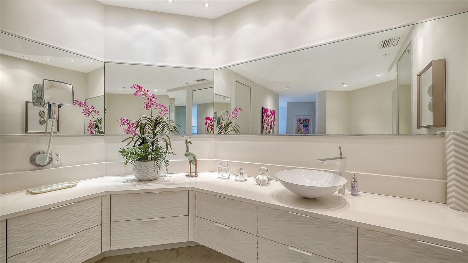 415 L AMBIANCE DR #A301, LONGBOAT KEY, FL, 34228