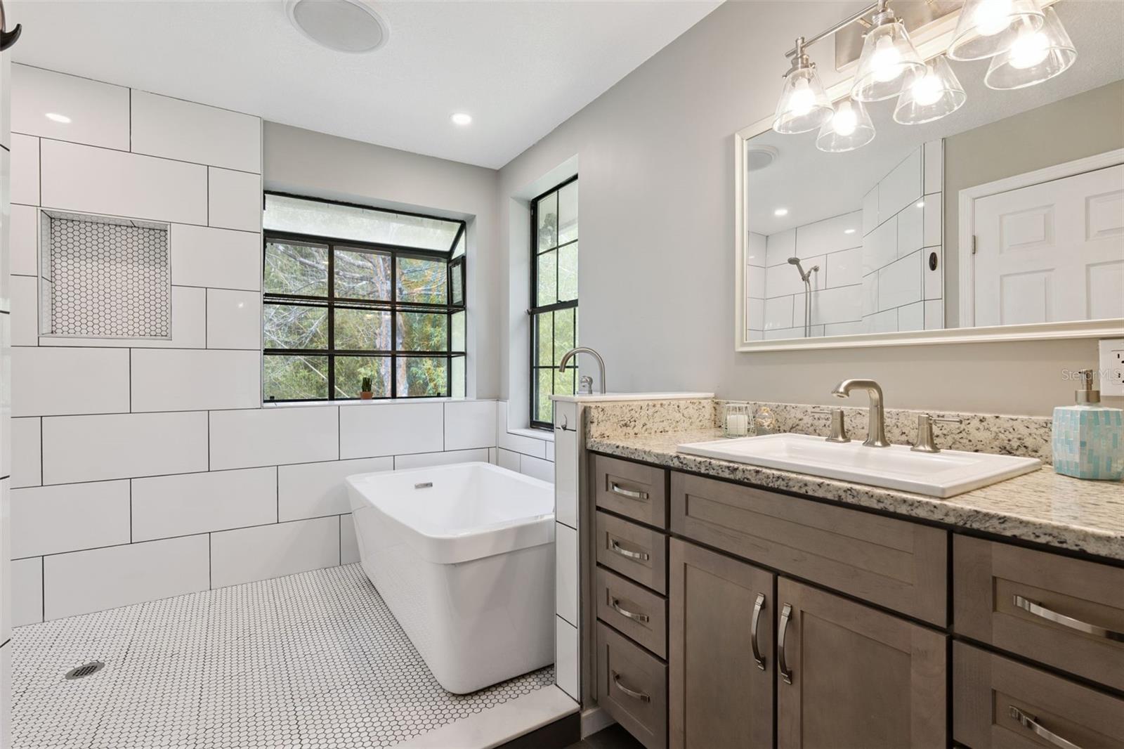 156 BIG OAK BND, CHULUOTA, FL, 32766