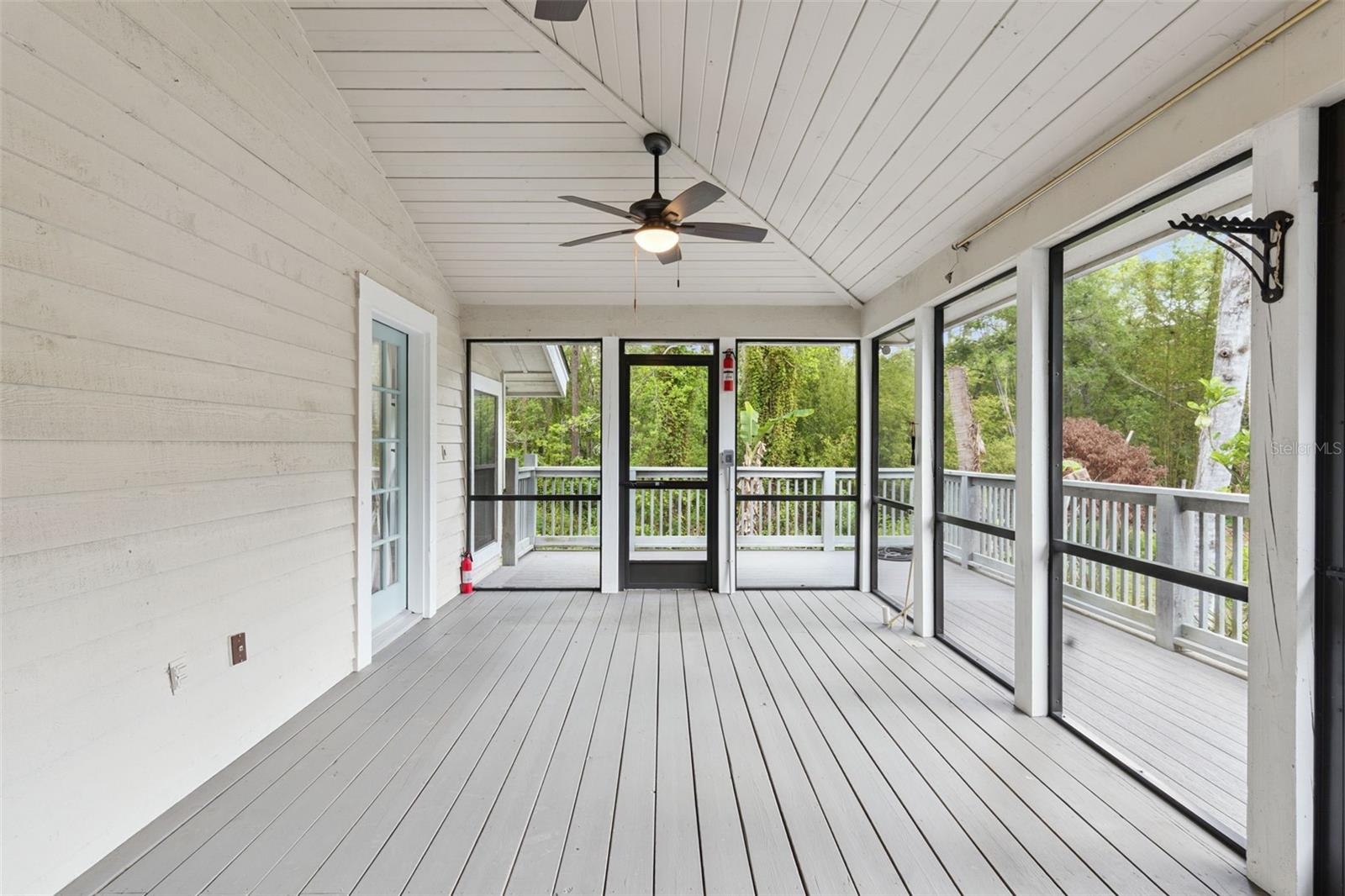 156 BIG OAK BND, CHULUOTA, FL, 32766