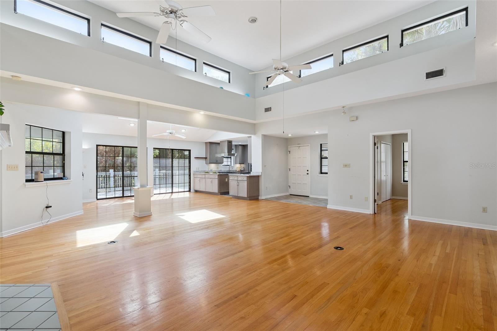 156 BIG OAK BND, CHULUOTA, FL, 32766