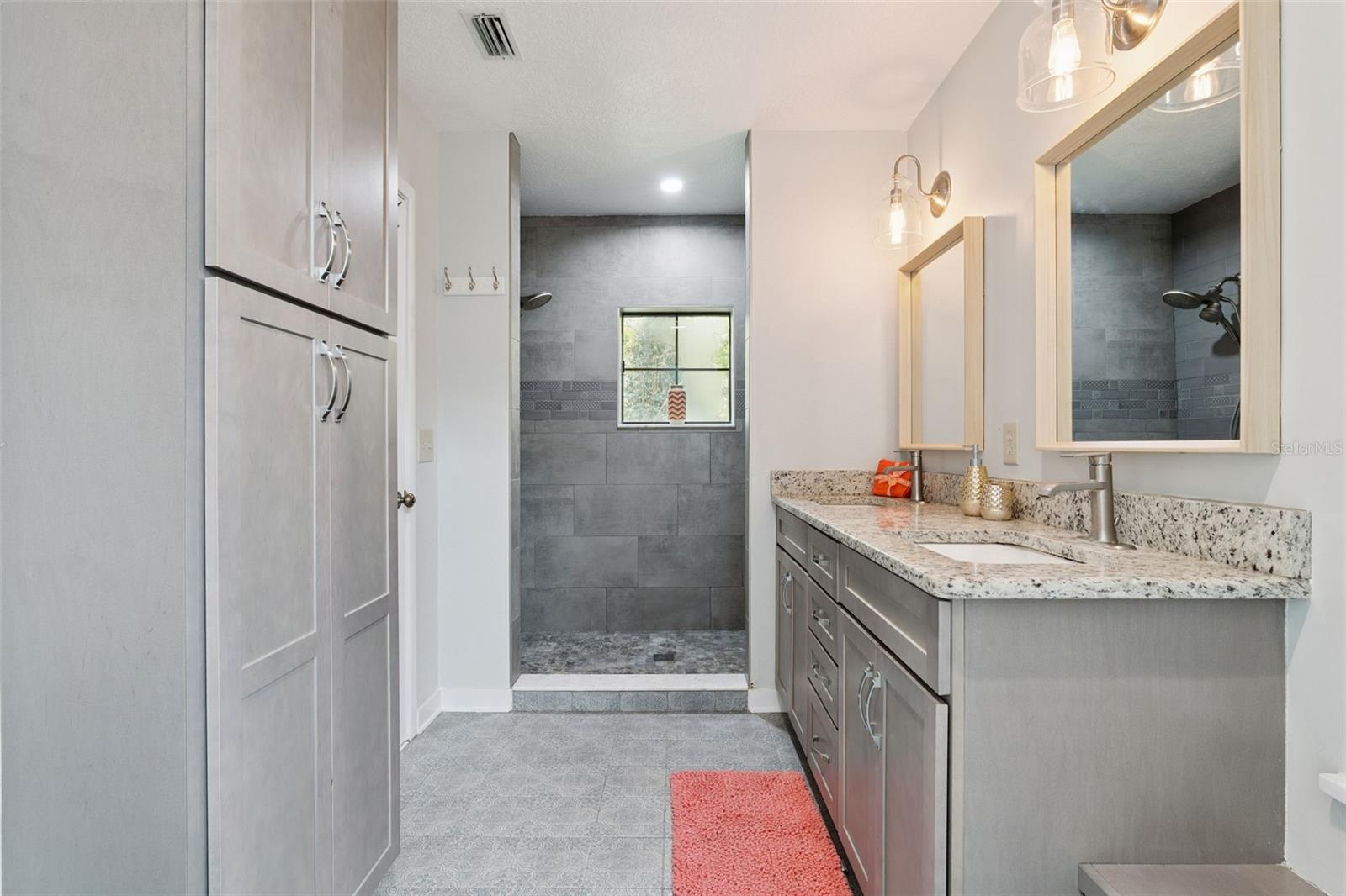 156 BIG OAK BND, CHULUOTA, FL, 32766