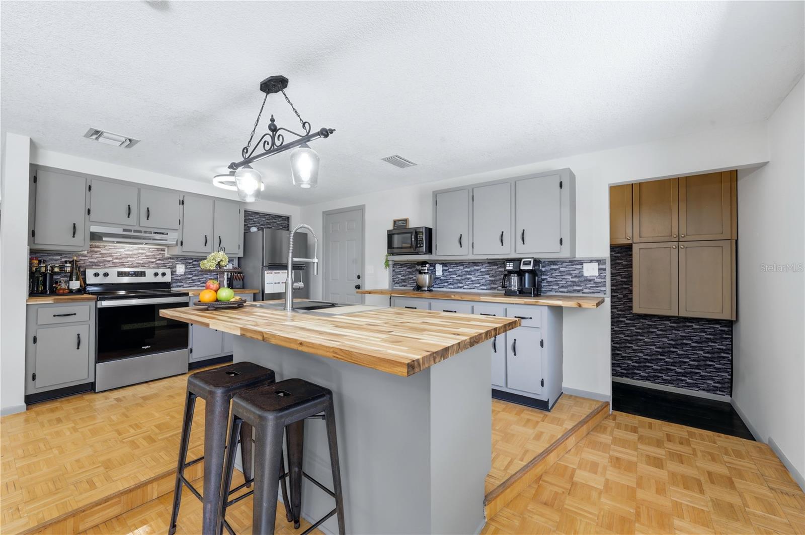 21298 MIDWAY BLVD, PORT CHARLOTTE, FL, 33952