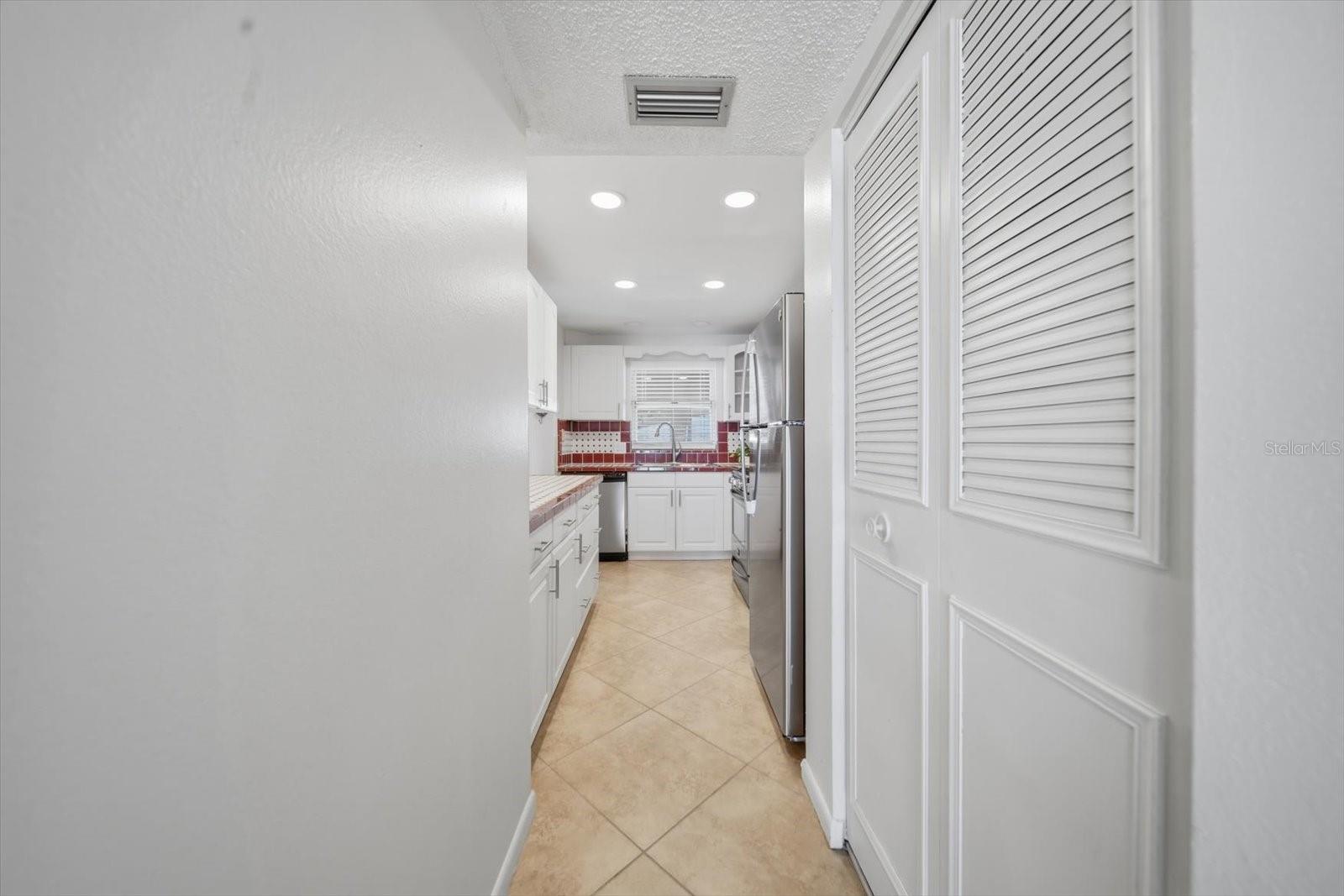 5980 SHORE BLVD S #207, GULFPORT, FL, 33707
