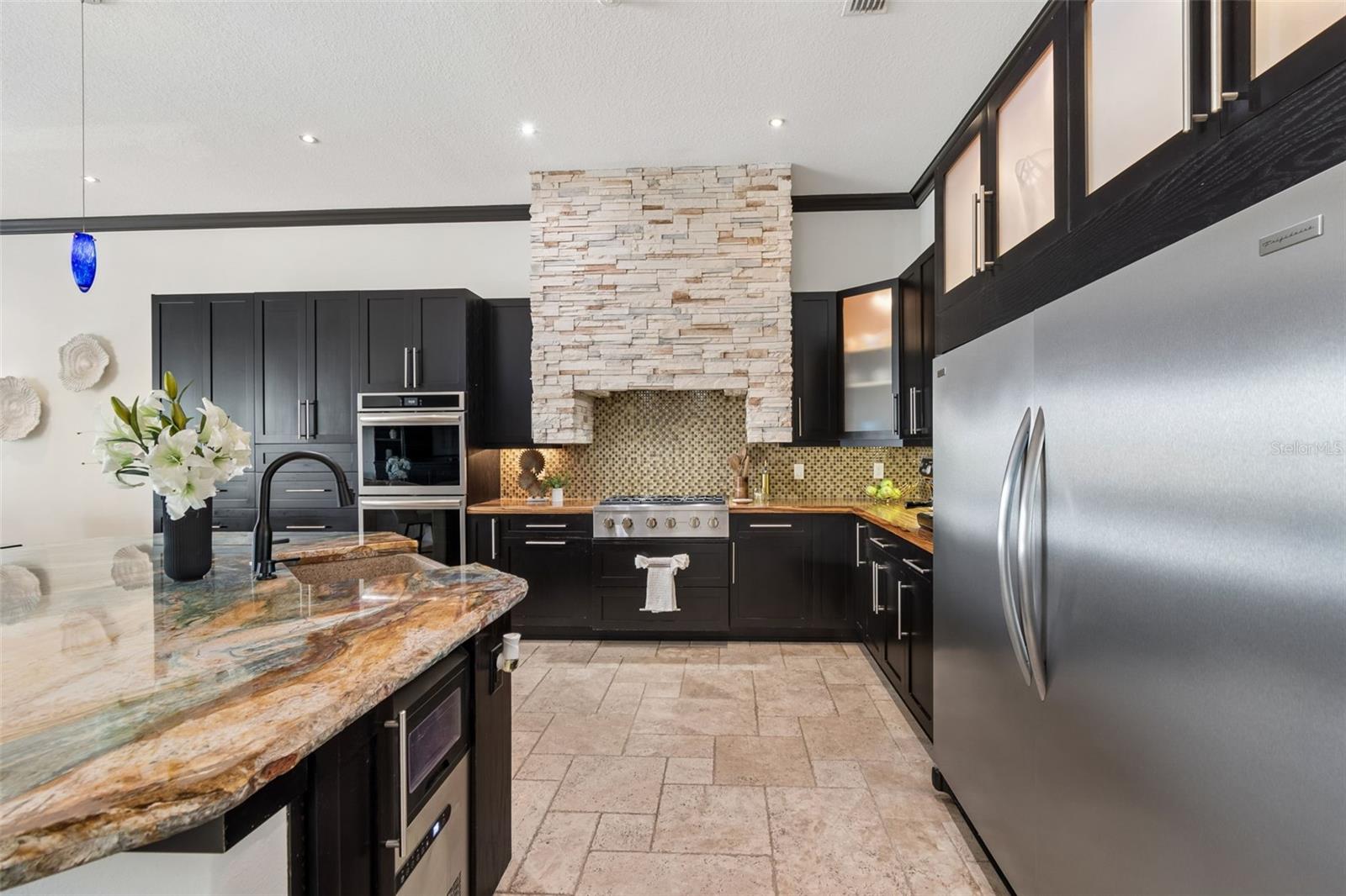 108 BAYSIDE DR, CLEARWATER BEACH, FL, 33767