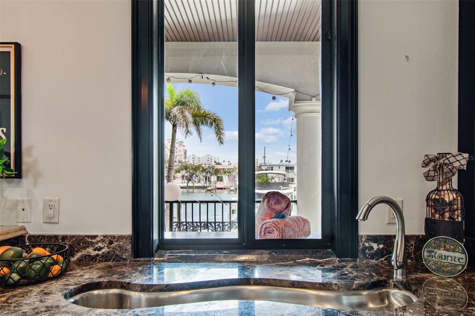 108 BAYSIDE DR, CLEARWATER BEACH, FL, 33767