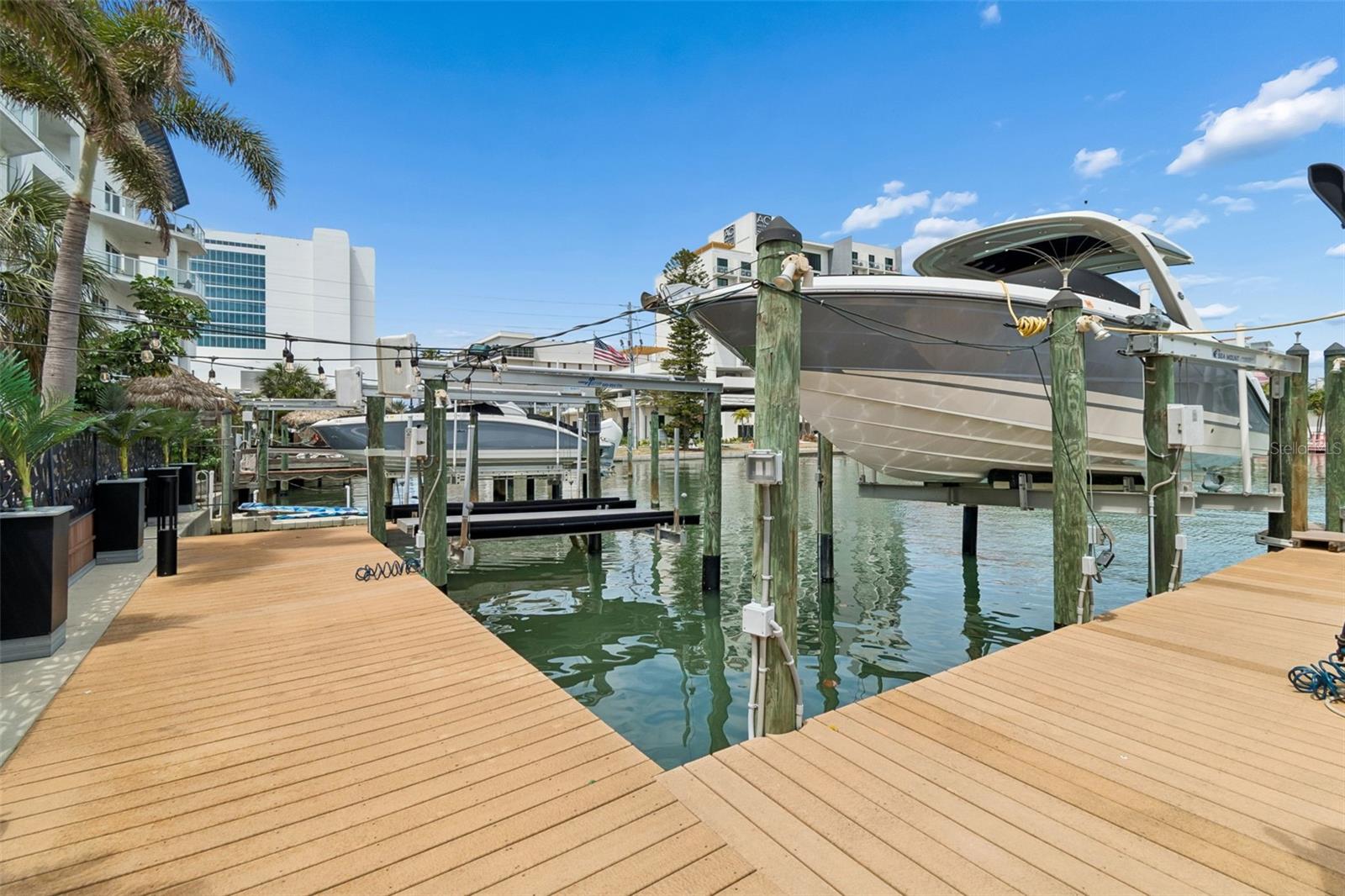 108 BAYSIDE DR, CLEARWATER BEACH, FL, 33767