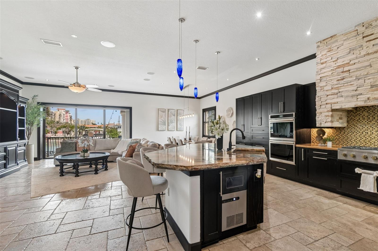 108 BAYSIDE DR, CLEARWATER BEACH, FL, 33767