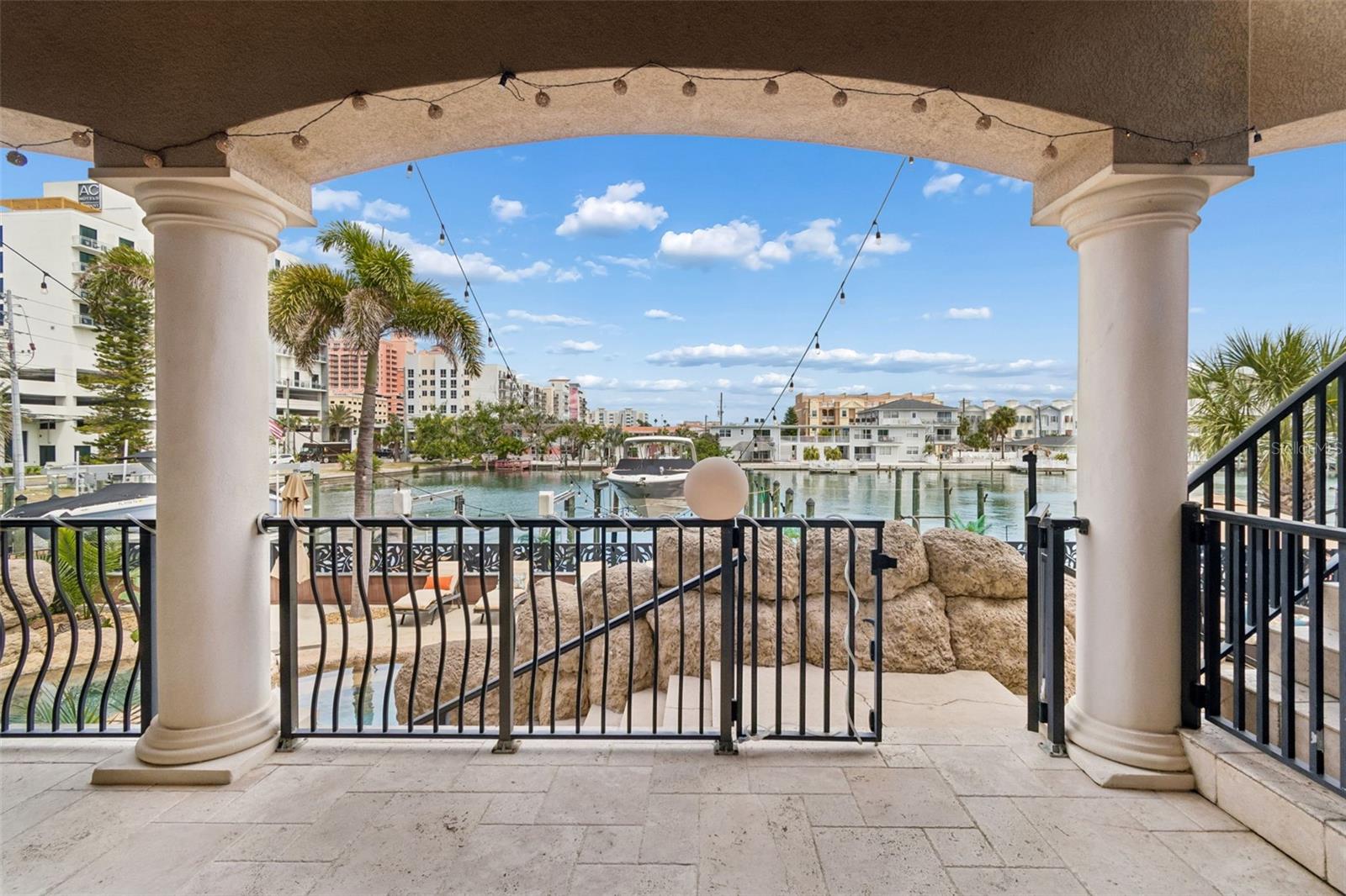 108 BAYSIDE DR, CLEARWATER BEACH, FL, 33767