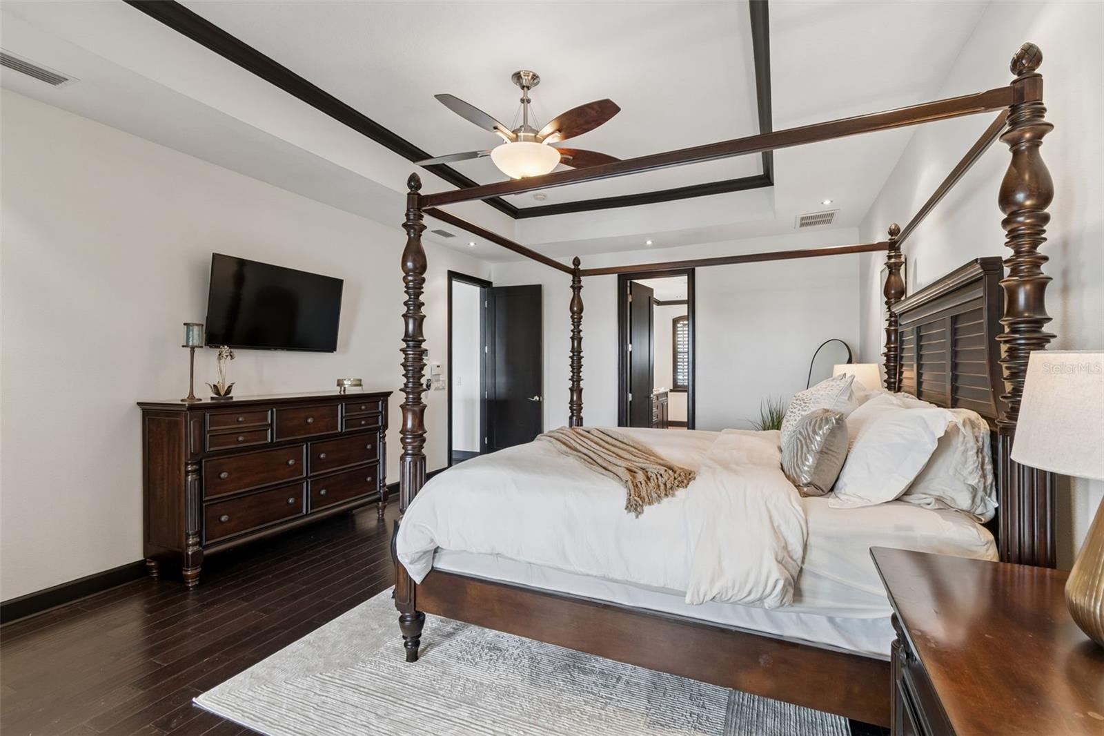 108 BAYSIDE DR, CLEARWATER BEACH, FL, 33767