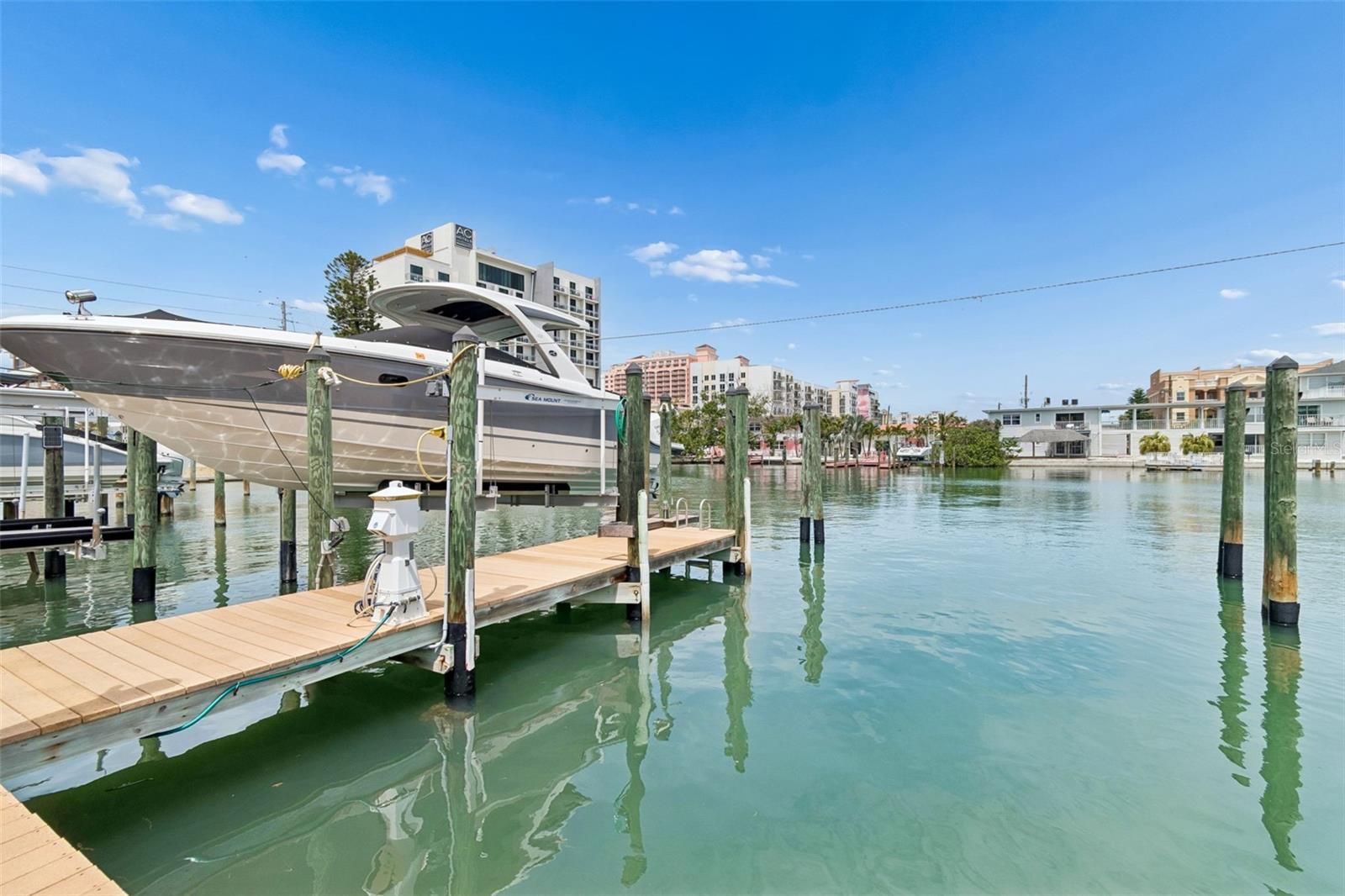 108 BAYSIDE DR, CLEARWATER BEACH, FL, 33767